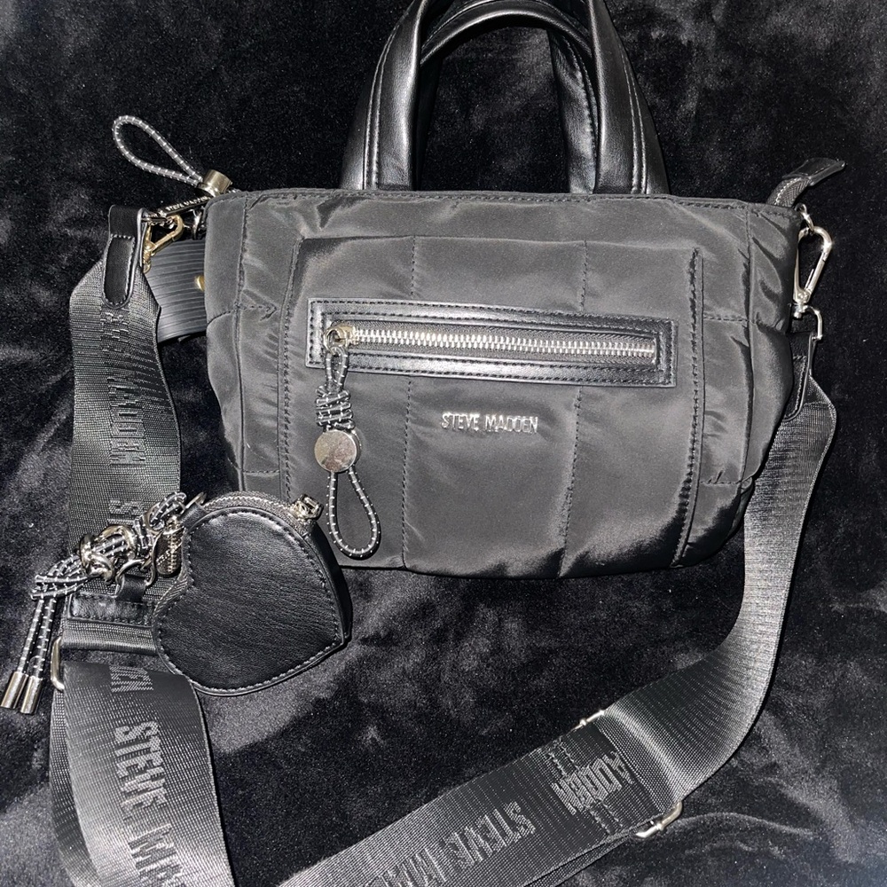 SOLD Steve Madden Black Messenger Bag Sleek Design